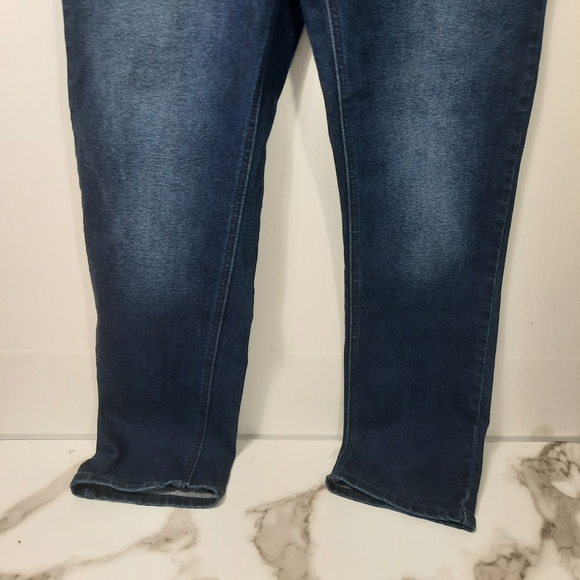DG2 Diane Gilman Denim Jeans Dark Wash Blue Pull On Size Medium Super Stretch - Picture 2 of 13